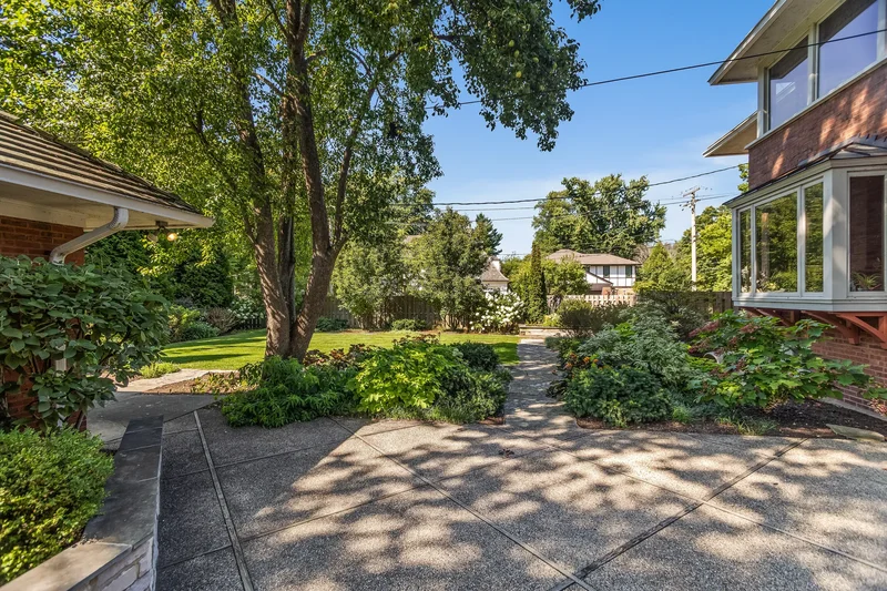 2528 Sheridan Road , Evanston, IL 60201, Evanston, Illinois, United States. - Photo 52