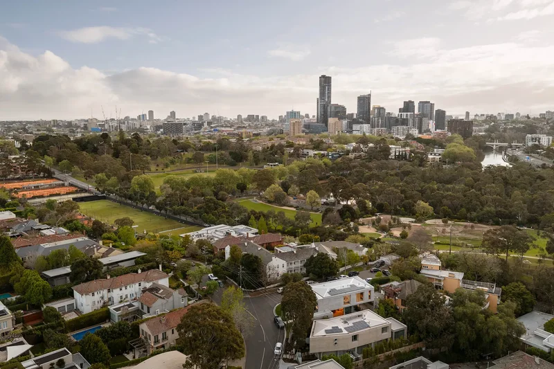 5 Glover Court, Toorak, VIC 3142, Toorak, Victoria, Australia. - Photo 2