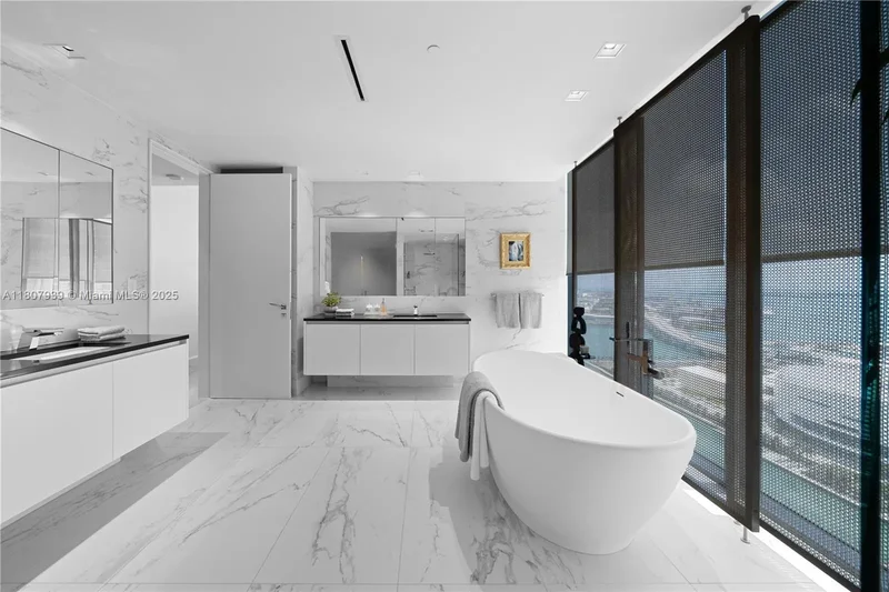 1000 Biscayne Blvd 3201, Miami, Florida, United States. - Photo 11