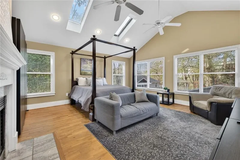 1040 Lindridge Drive NE, Atlanta, GA 30324, Atlanta, Georgia, United States. - Photo 24