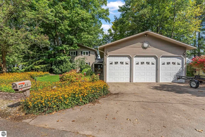 4923 Lakeview Drive, Interlochen, MI, 49643, USA, Interlochen, Michigan, United States. - Photo 32