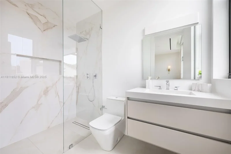 5630 Pine Tree Dr, Miami Beach, Florida, United States. - Photo 39