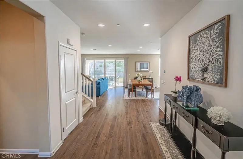 18642 Cedar Crest Drive, Santa Clarita, California, United States. - Photo 2