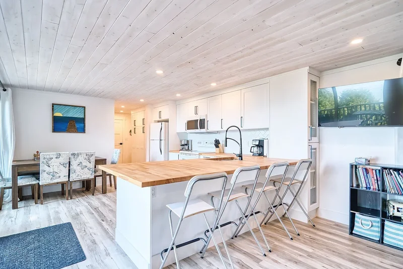 7949 Redrooffs Road, Halfmoon Bay, BC V7Z 1C6, Halfmoon Bay, British Columbia, Canada. - Photo 10