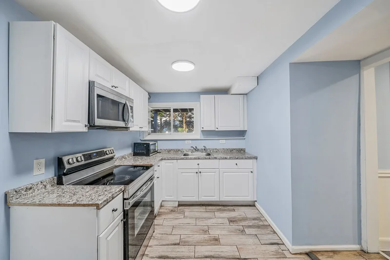 299 Seminole St, Ronkonkoma, NY 11779, Lake Ronkonkoma, New York, United States. - Photo 31
