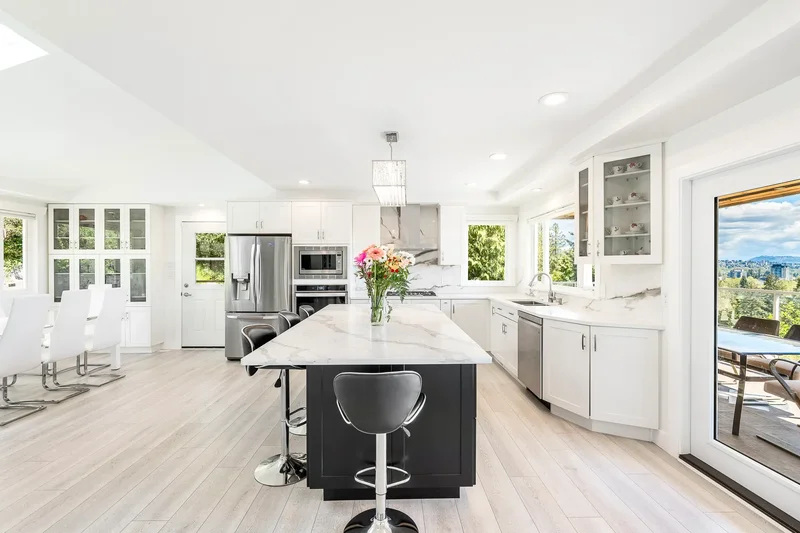 930 Esquimalt Ave, West Vancouver, BC V7T 1J8, Canada, West Vancouver, British Columbia, Canada. - Photo 16