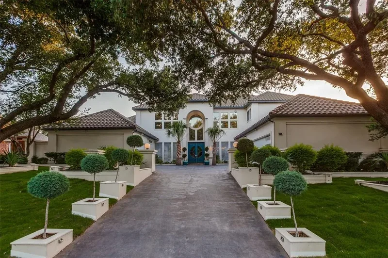5 Bedrooms Single Family Detached