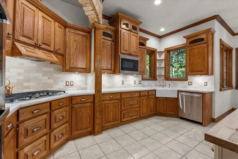 7306 Live Oak Circle, Alvin, Texas, United States. - Photo 26
