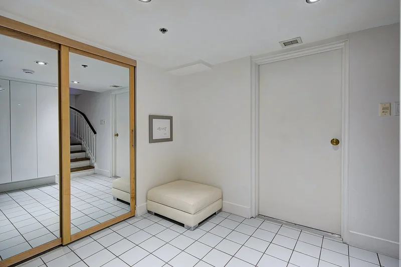 305 Rue de la Commune O. TH-2, Montréal, Quebec, Canada. - Photo 35