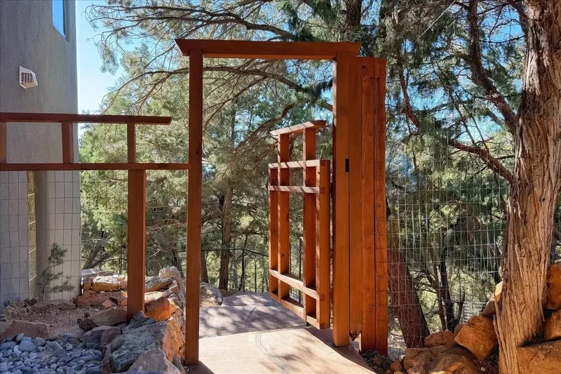 2160 Paseo Iglesias, Santa Fe, NM 87501, Santa Fe, New Mexico, United States. - Photo 77