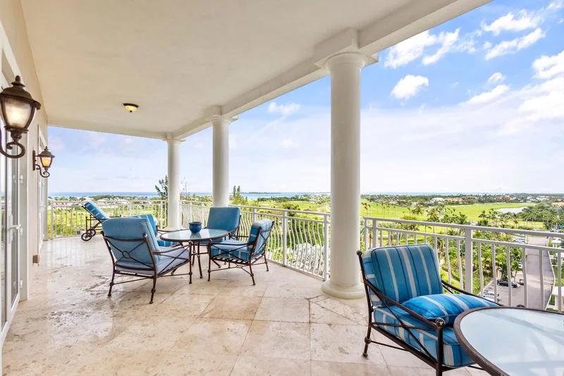 3 bedroom Ocean view Condo on Paradise Island