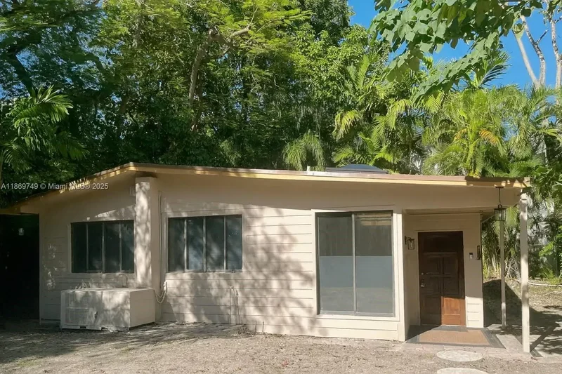 Single Family Residence in Miami