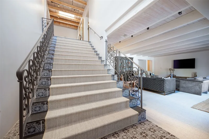 413 Los Arboles Drive, Santa Fe, NM 87501, Santa Fe, New Mexico, United States. - Photo 10