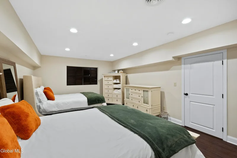 5 Spring Street #APT 404, Saratoga Springs, NY 12866, Saratoga Springs, New York, United States. - Photo 26