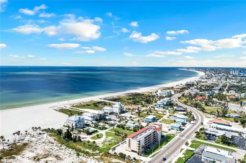 6145 Court ST, Fort Myers Beach, Florida, United States. - Photo 3