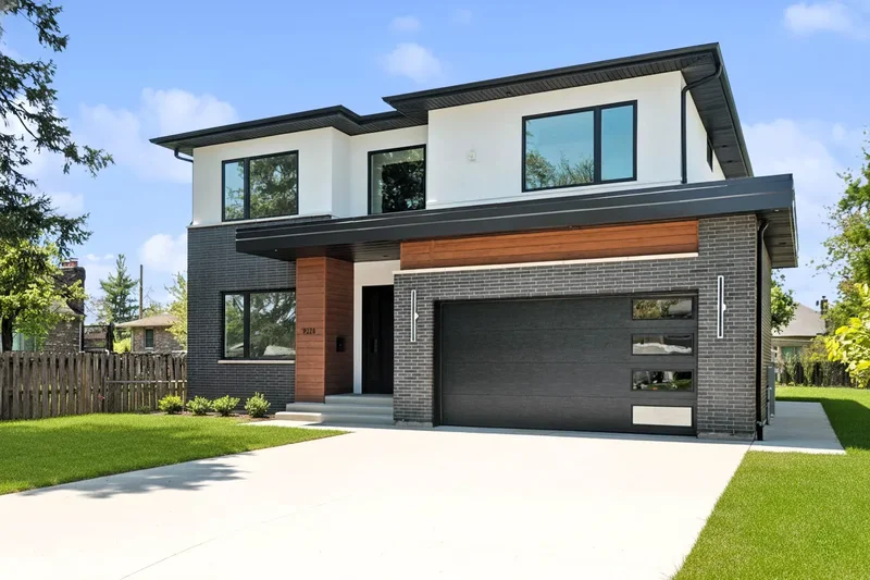 6 Bedrooms Single Family Detached