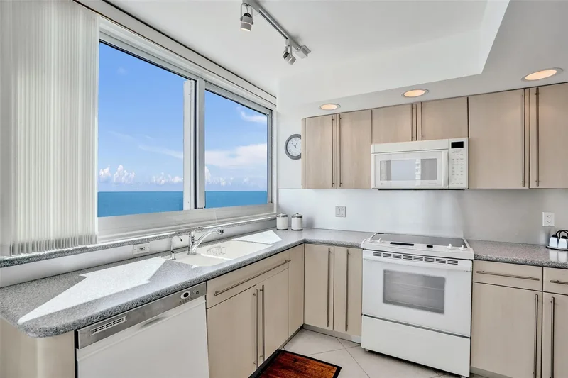 1360 S Ocean Blvd #708, Pompano Beach, FL 33062, Hillsboro Beach, Florida, United States. - Photo 32