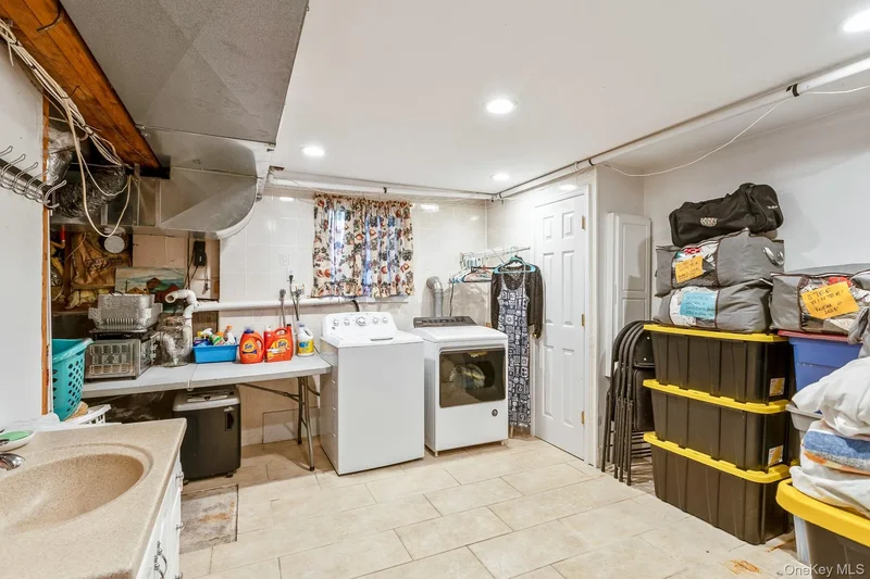 190 Northern Boulevard , Saint James, NY 11780, Saint James, New York, United States. - Photo 12