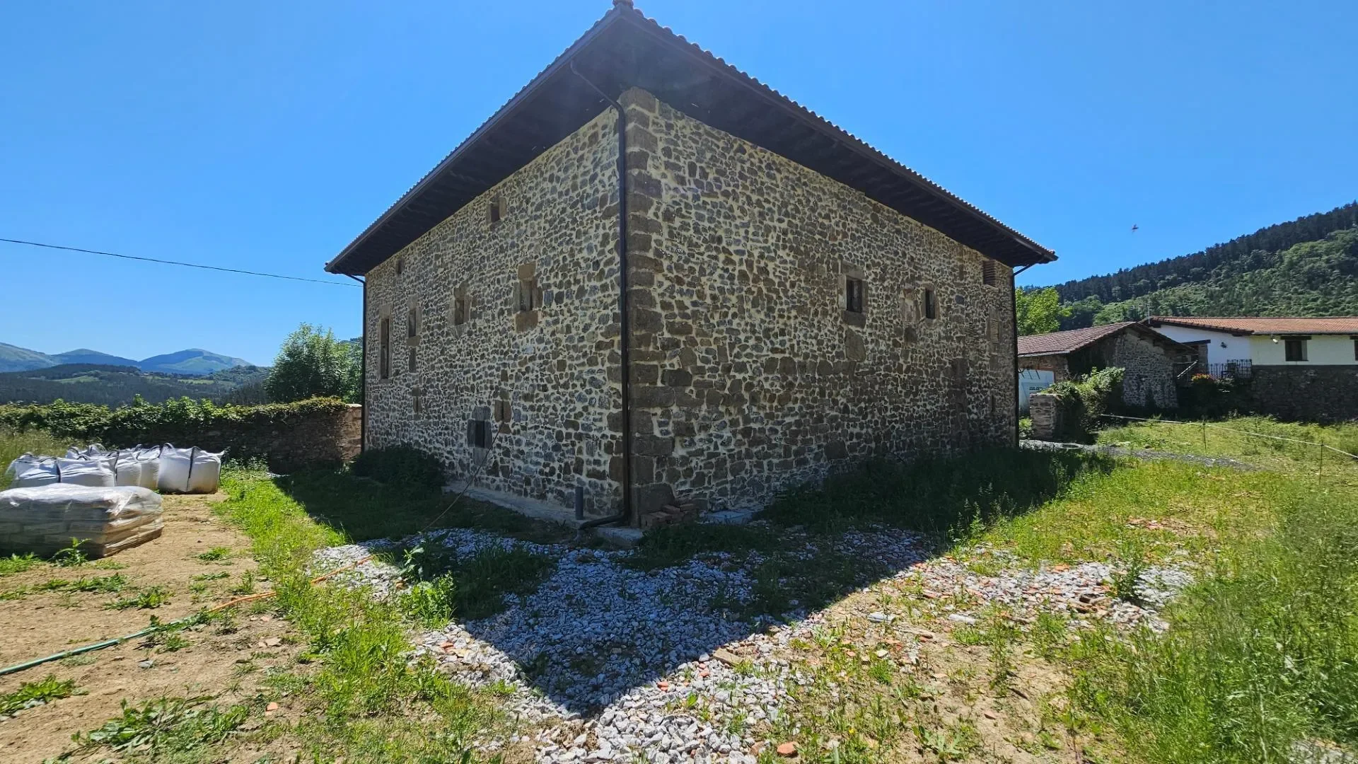 Exterior photo 4