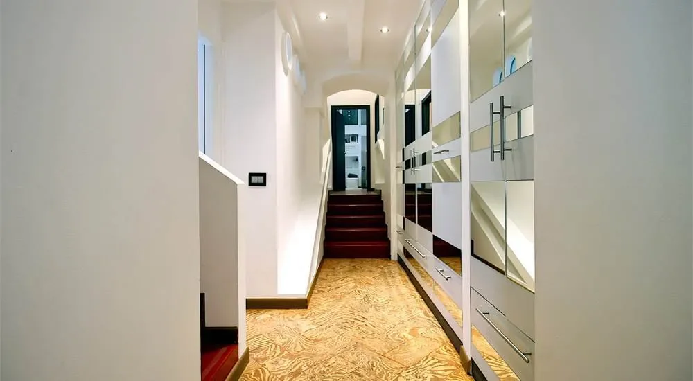 Gallery photo 3