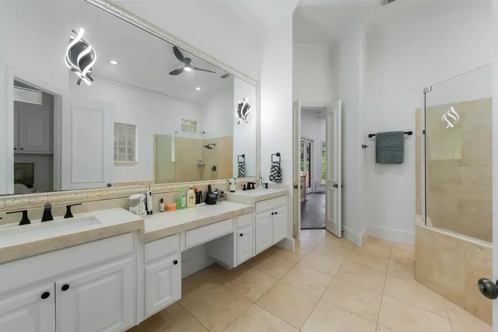 3205 High Point Drive, Lewisville, Texas, United States. - Photo 19