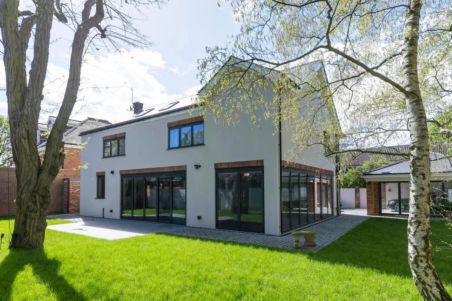 Exterior photo 2