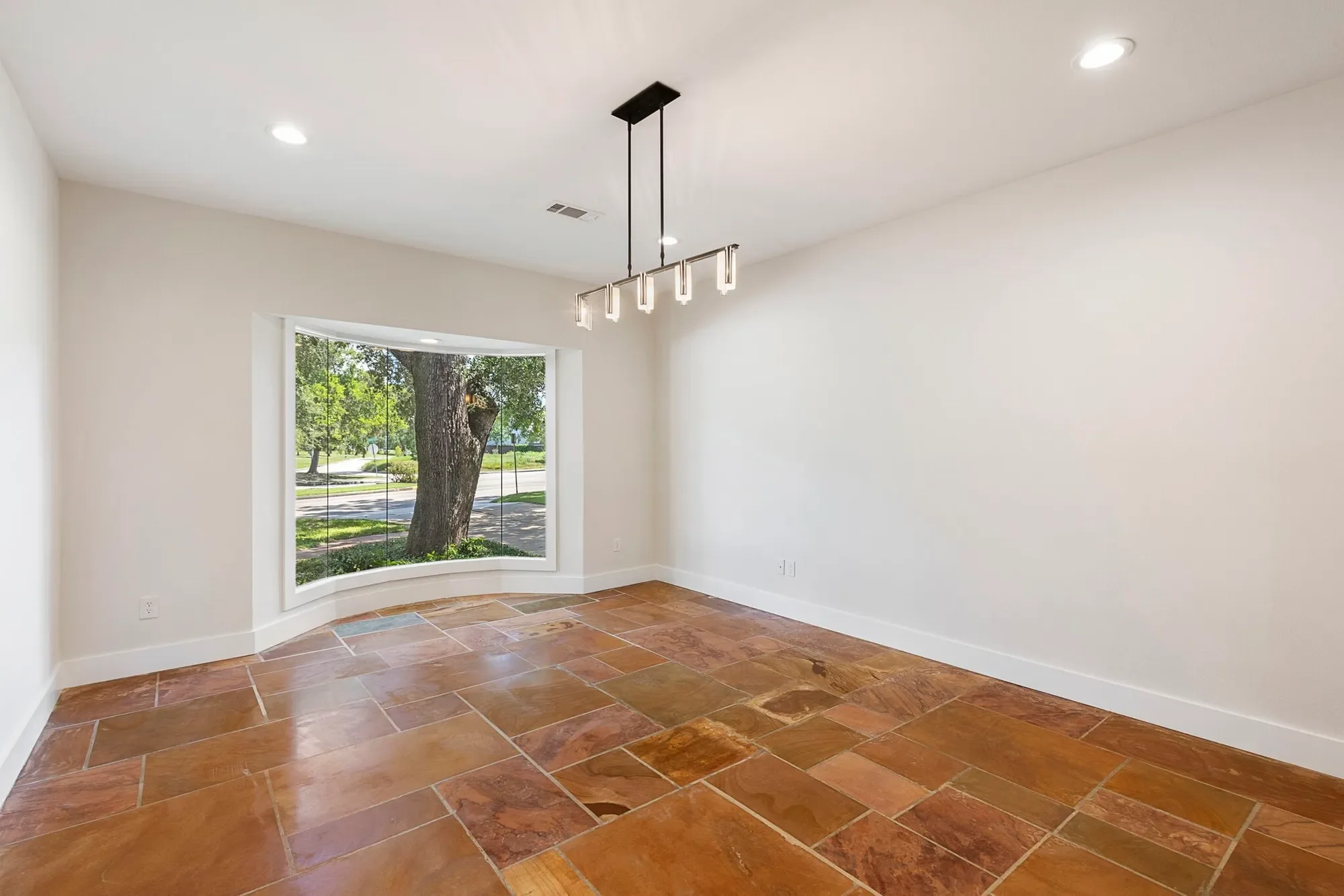3322 N Braeswood Boulevard, Houston, TX 77025, Houston, Texas, United States. - Photo 28