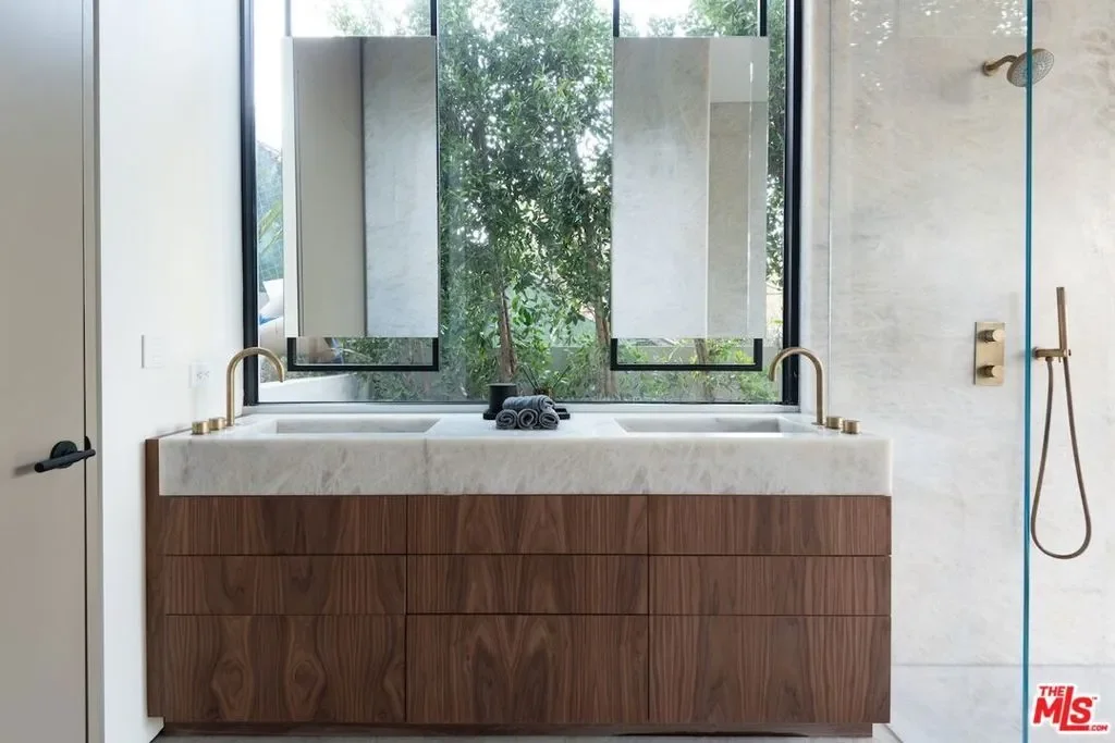 3748 Berry Drive, Los Angeles, California, United States. - Photo 14