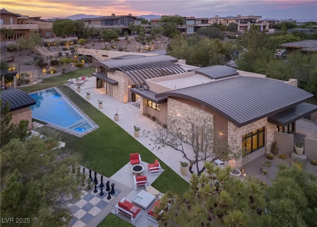 55 Skybird Court, Las Vegas, Nevada, United States. - Photo 12