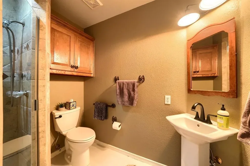 900 F.M. 1139, Heath, Texas, United States. - Photo 20