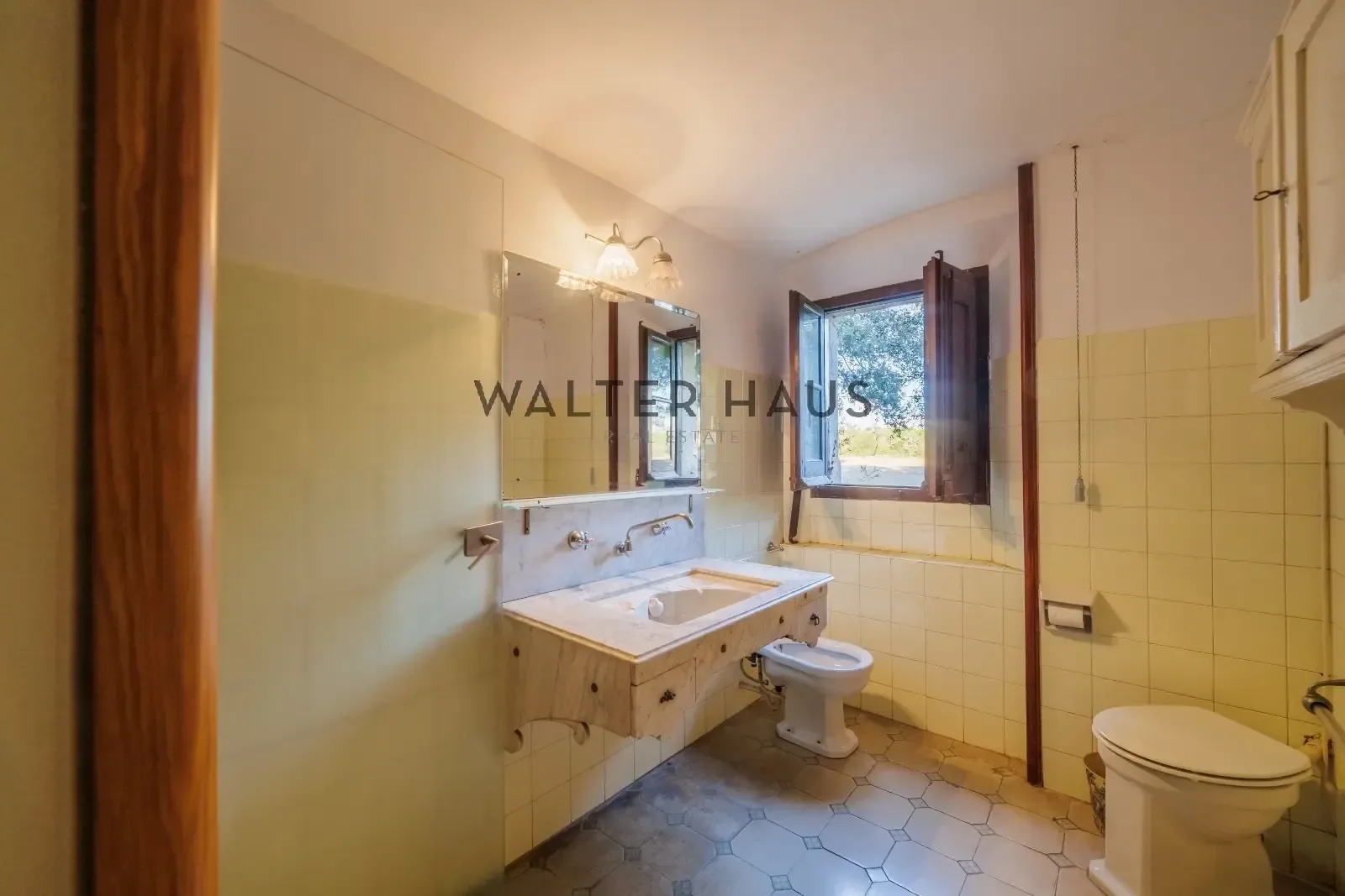 Gallery photo 4