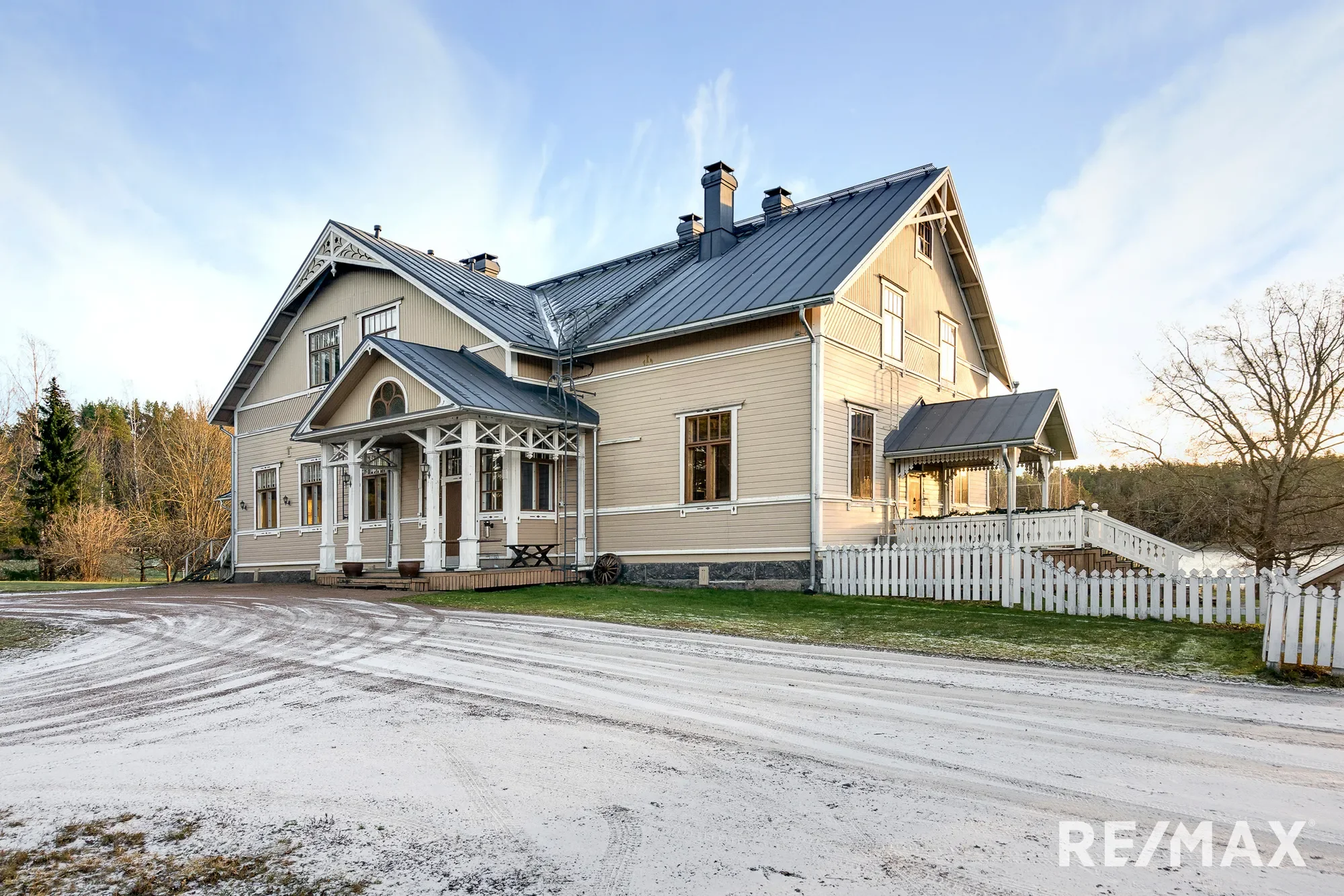 Exterior photo 12