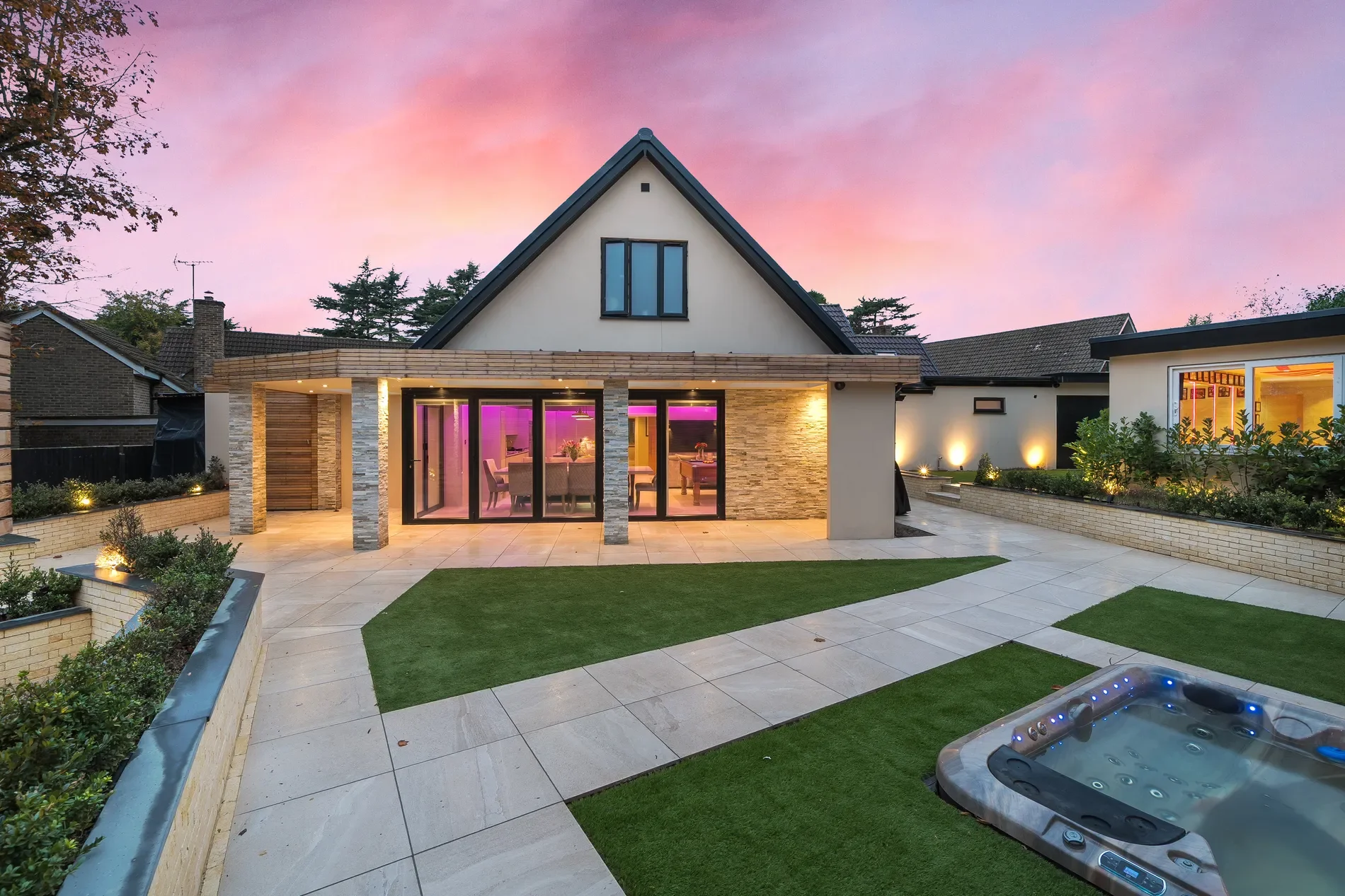 Exterior photo 5