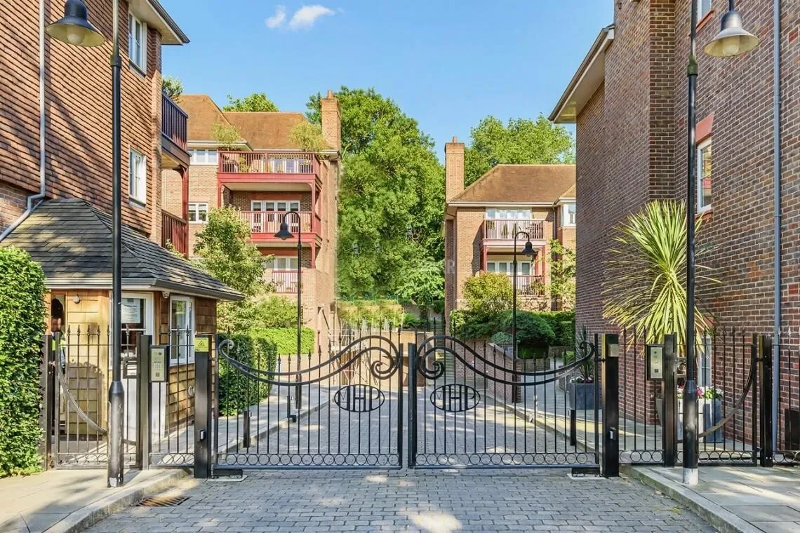 Hammers Lane Mill Hill NW7, London, England, United Kingdom. - Photo 7
