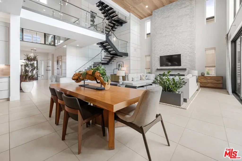 20378 W Marlow Lane, Los Angeles, California, United States. - Photo 22