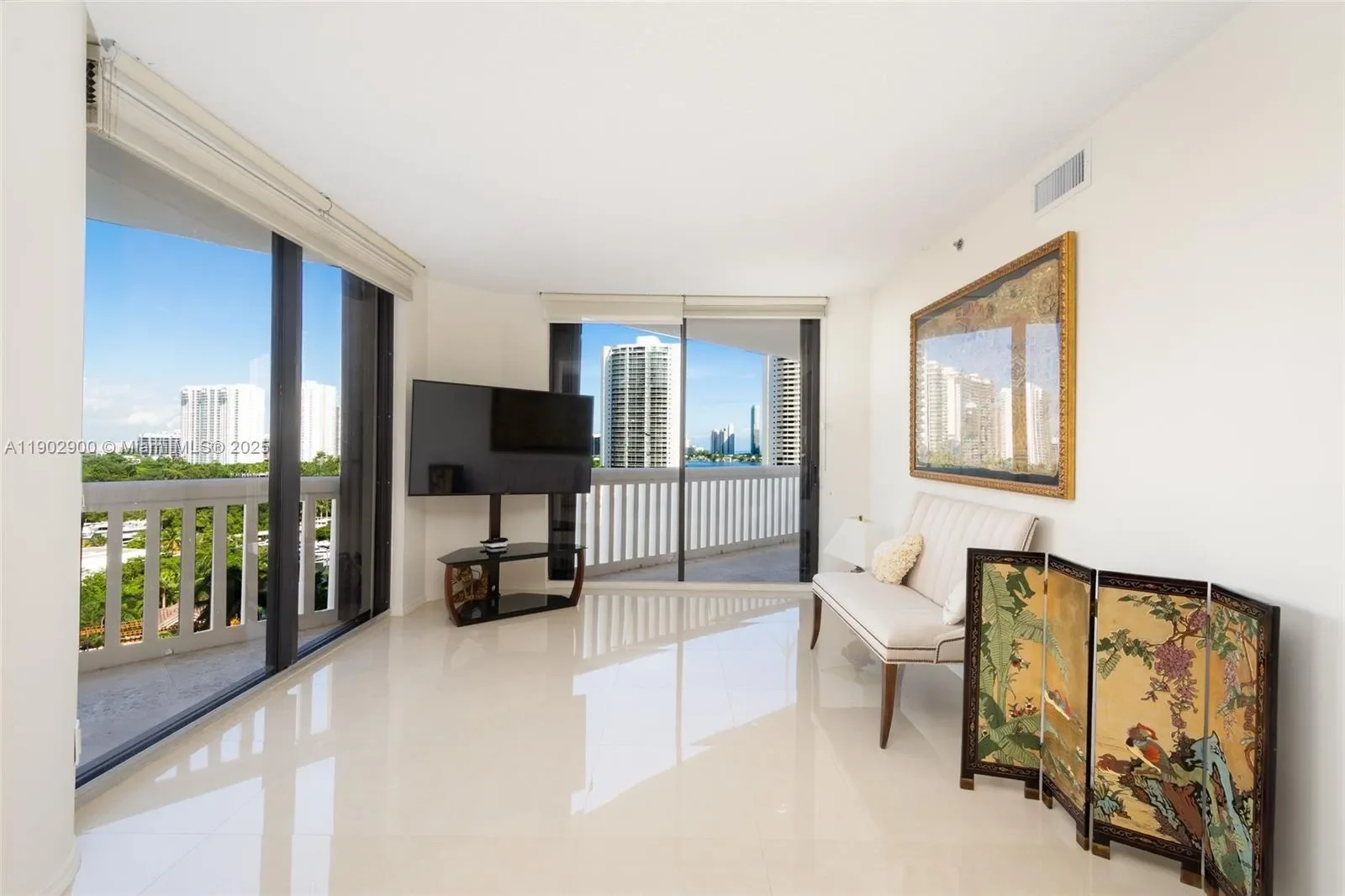 2000 Island Blvd 1109, Golden Beach, Florida, United States. - Photo 2