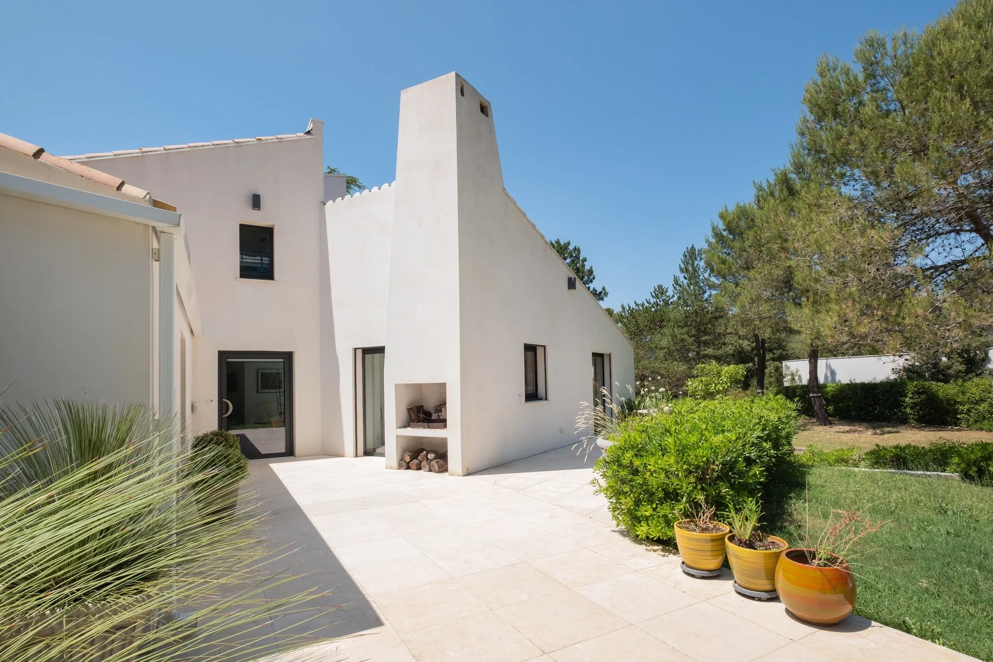 Exterior photo 10
