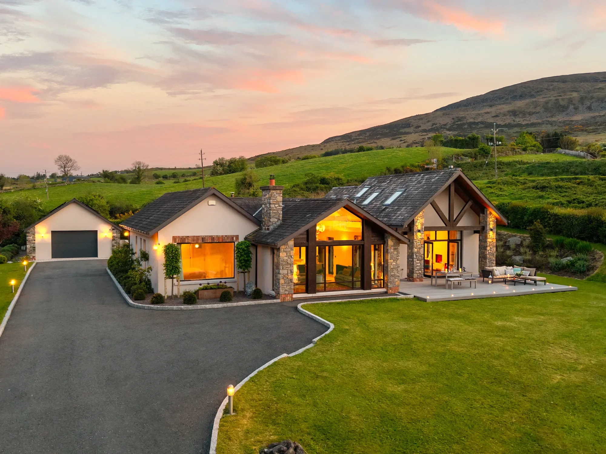 Exterior photo 4