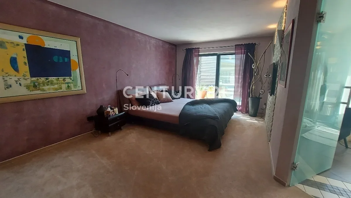 Gallery photo 9