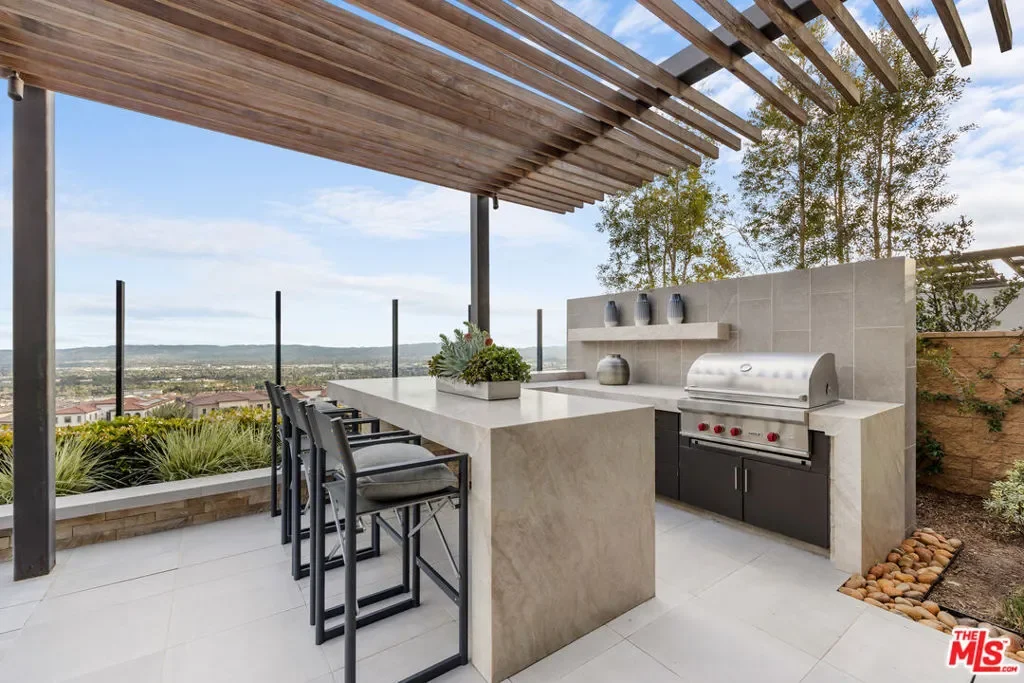 20378 W Marlow Lane, Los Angeles, California, United States. - Hero Image
