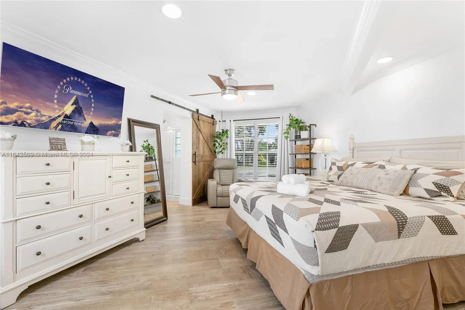 941 SE 4th Ave, Pompano Beach, Florida, United States. - Photo 29