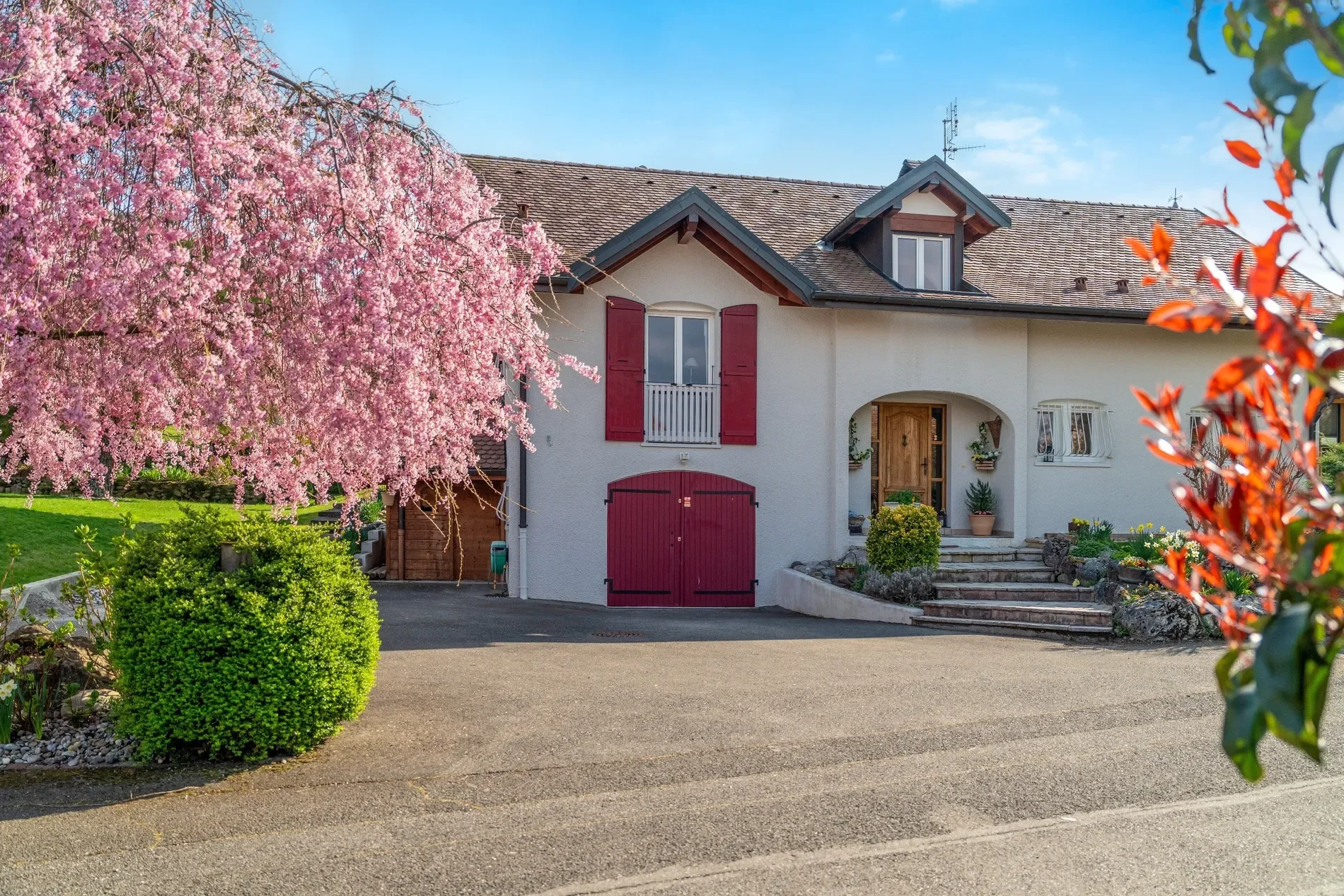 Exterior photo 4