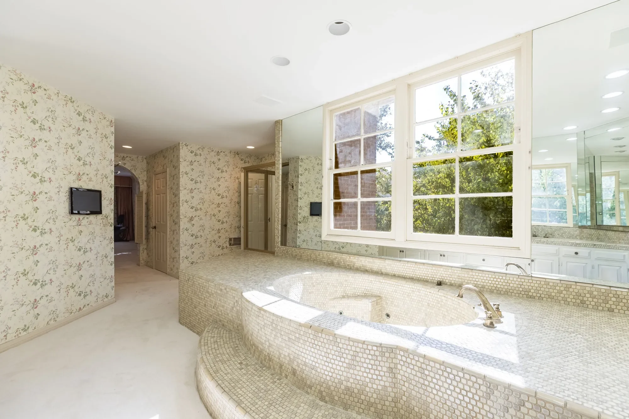 12386 Ridge Circle , Los Angeles, CA 90049, Los Angeles, California, United States. - Photo 25