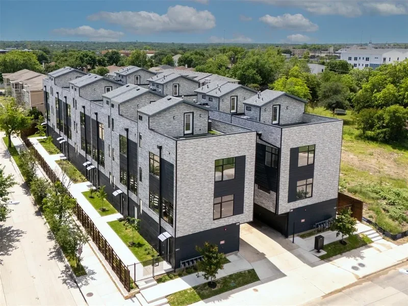 430 E 8th, Dallas, Texas, United States. - Photo 7