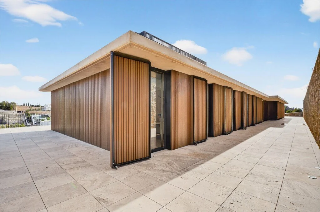 Exterior photo 3