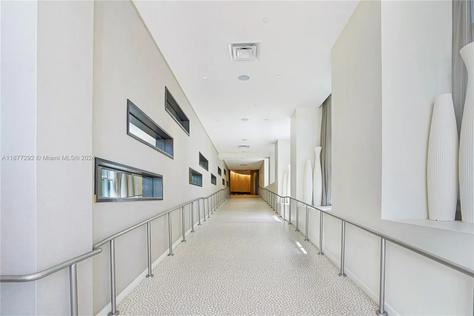 4401 Collins Ave 915, Miami Beach, Florida, United States. - Photo 34