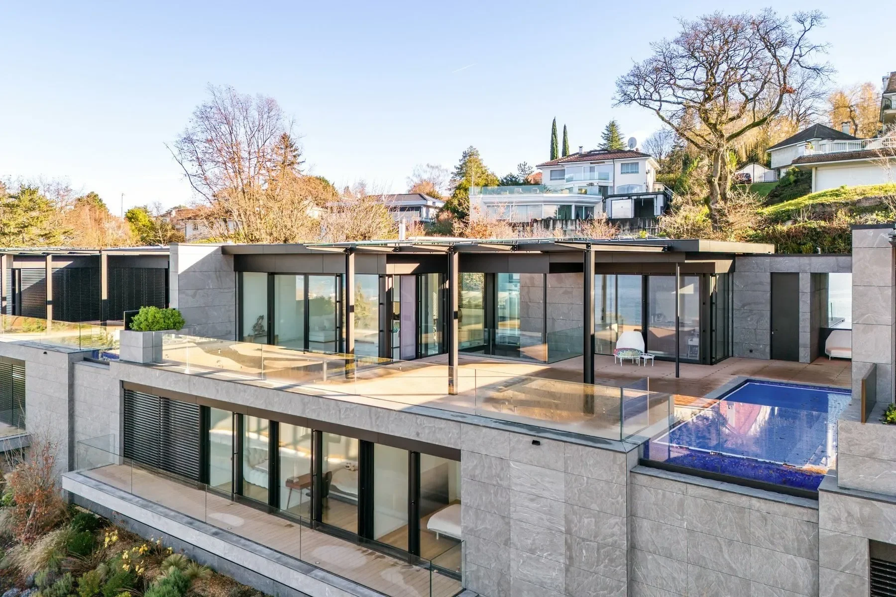 Exterior photo 3