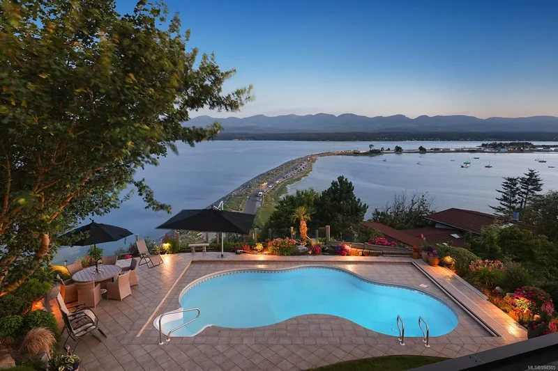 1133 Yates Rd, Comox, British Columbia, Canada. - Photo 6