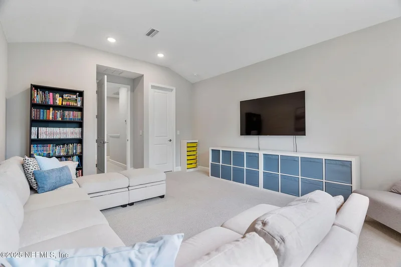 695 PALM CREST Drive, Jacksonville, Florida, United States. - Photo 32