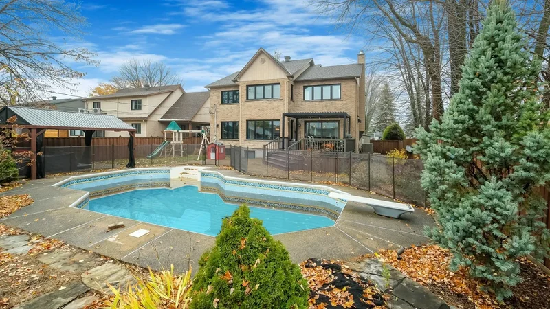 1115 Av. St-Jean, Saint-Hyacinthe, Quebec, Canada. - Photo 7